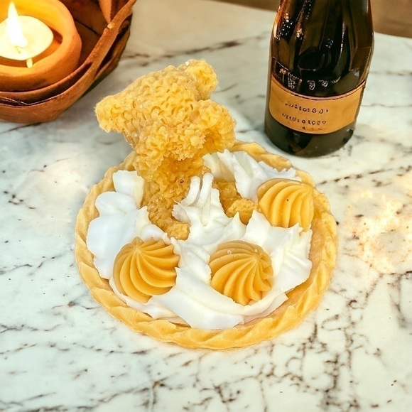 ⚠️SALE Candle // Handmade Teddy Bear Shaped Candle SEND OFFERS🥳 - Picture 5 of 5